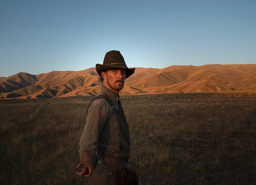 “El poder del perro”, otro western que revisa las masculinidades del cowboy moderno