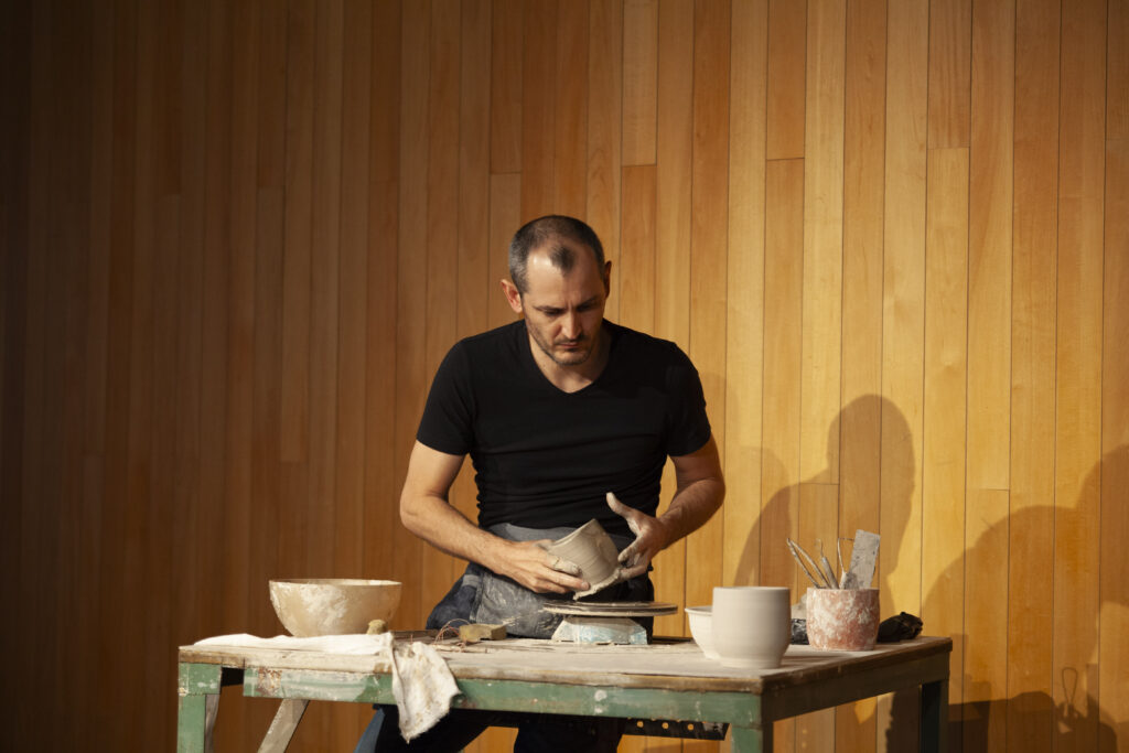 Se inauguró la muestra “La dinámica del caos” de Pablo Salvador Rocha