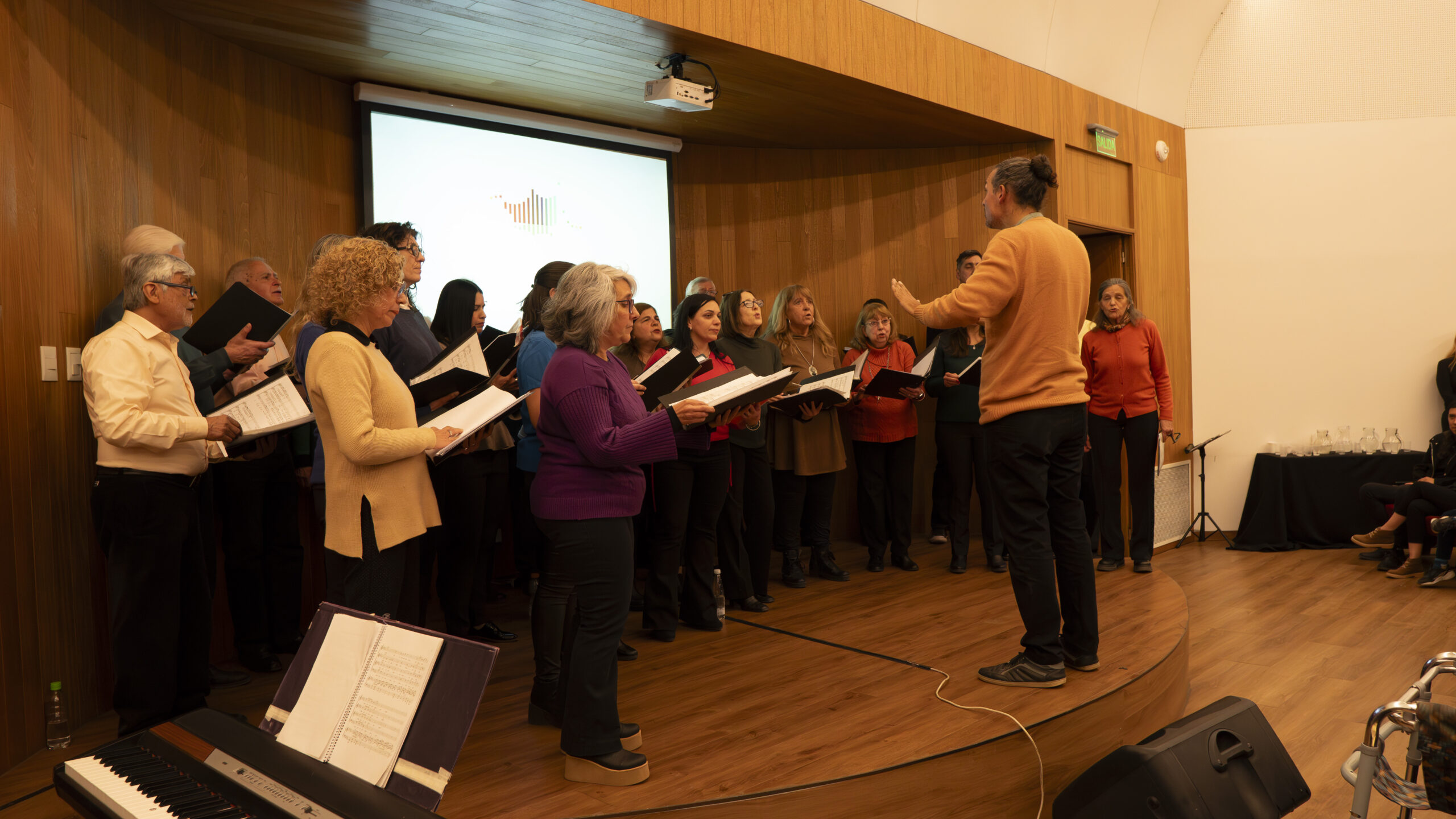 La Legislatura se llenó de voces en su primer encuentro coral