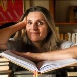 “Los espejos de Renata”, una novela que indaga en las vidas pasadas