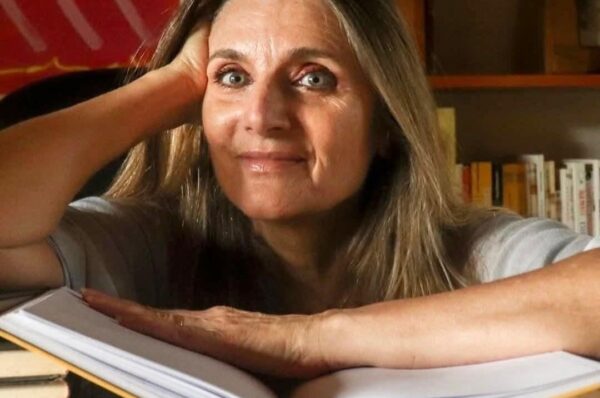 “Los espejos de Renata”, una novela que indaga en las vidas pasadas