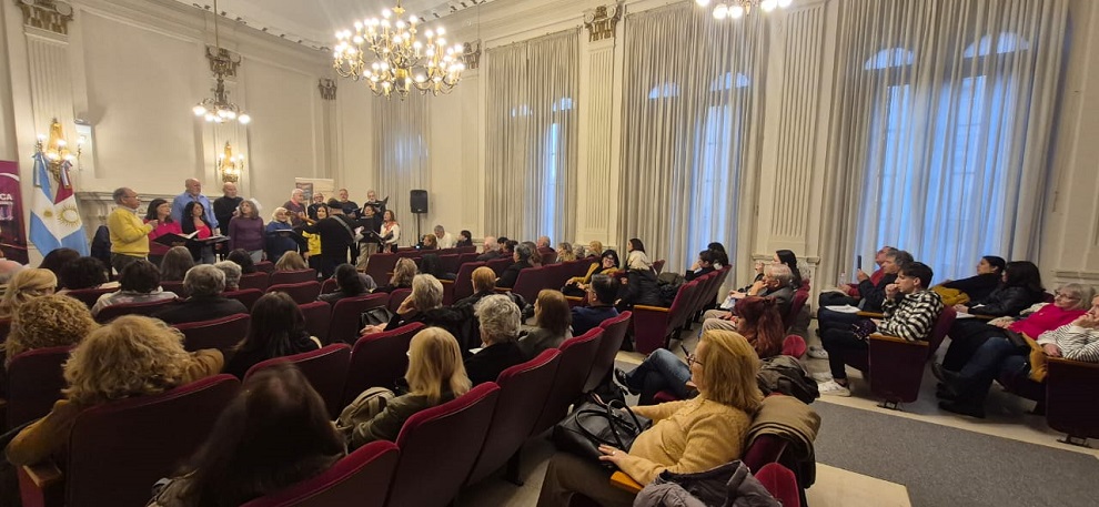 La Legislatura Histórica de Córdoba vivió “La Noche de las Lecturas”